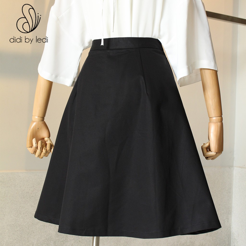 Chân Váy xòe dài tới gối  màu đen dáng váy công sở