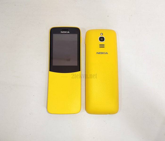 Điện thoại 2 sim hình trái chuối 8110 nắp trượt tuột giá rẻ