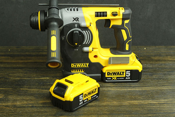 Máy khoan cầm tay 18v-bl-3cn dewalt dch273p2-kr dewalt dch273p2-kr