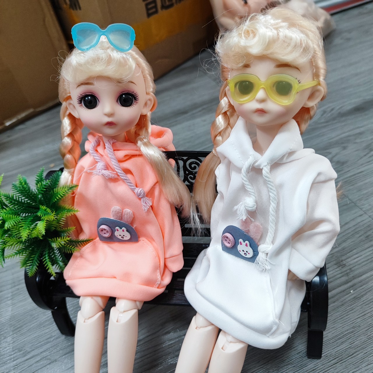 Búp bê bé gái 30cm kèm váy xinh siêu khuyến mãi giá tốt