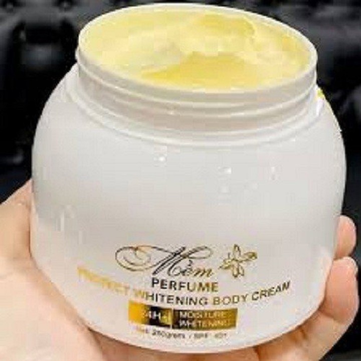 Y-1 A MIỀM HỘP KEM BODY A MỀM MẪU MỚI TRẮNG DA BẬT TONE SAU 2 TUẦN SỬ DỤNG 250G