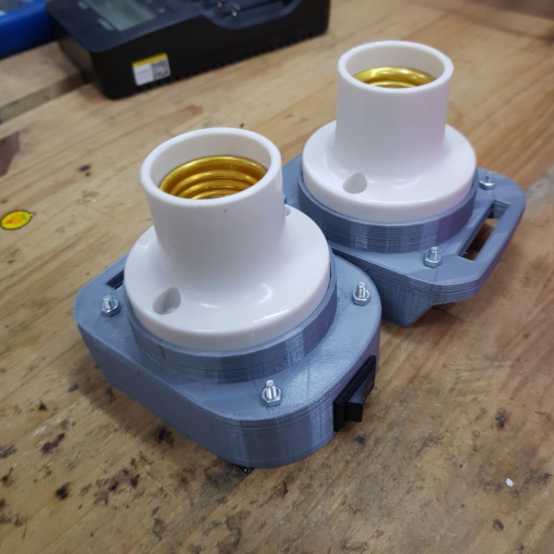 Đế đèn led emergency dùng pin makita bản nâng cấp đui đèn E27 công suất cao sử dụng cho bóng led DC 12-24V