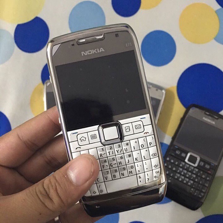 Điện thoại Nokia E71 huyền thoại - Bảo hành 12 tháng - Tặng kèm pin & sạc