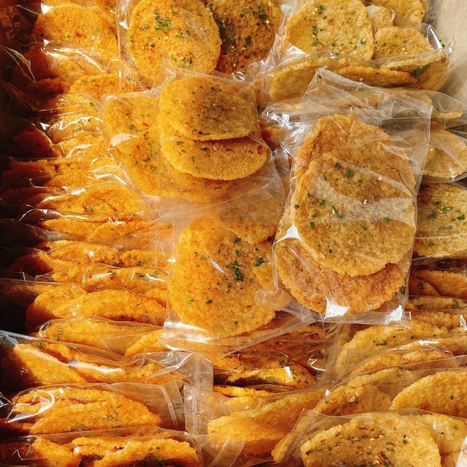 Đồ ăn vặt combo 10 bịch cơm cháy mắm hành bịch 3 bánh siêu giòn ngon, ăn vặt cậu út food