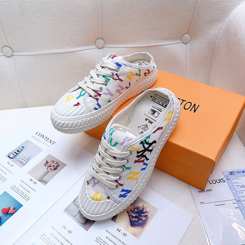 Giày sneakrs sục nữ thêu họa tiết mẫu mới nhất 2021