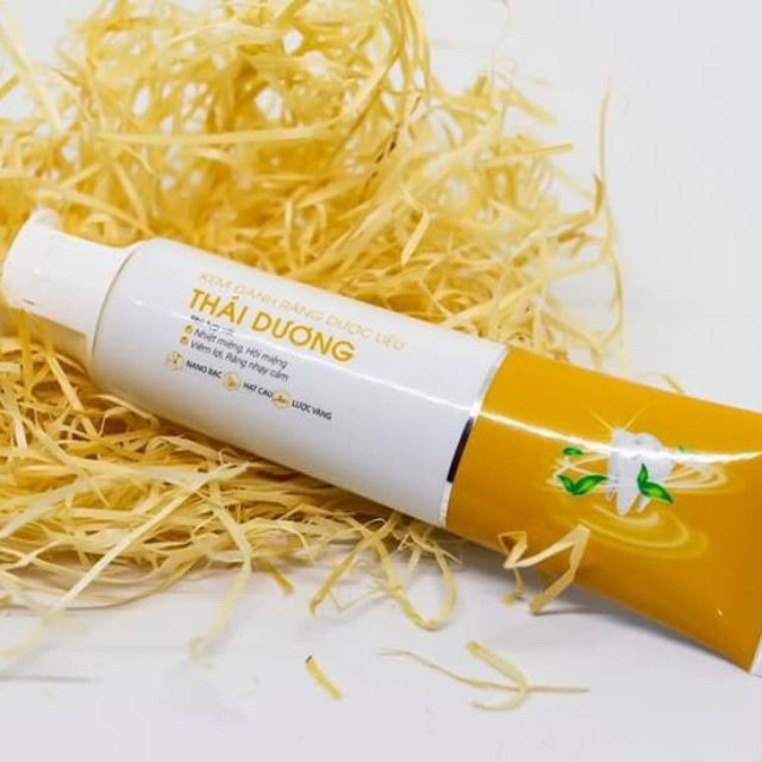 Kem đánh răng dượᴄ liệu Sao Thái Dương 150g