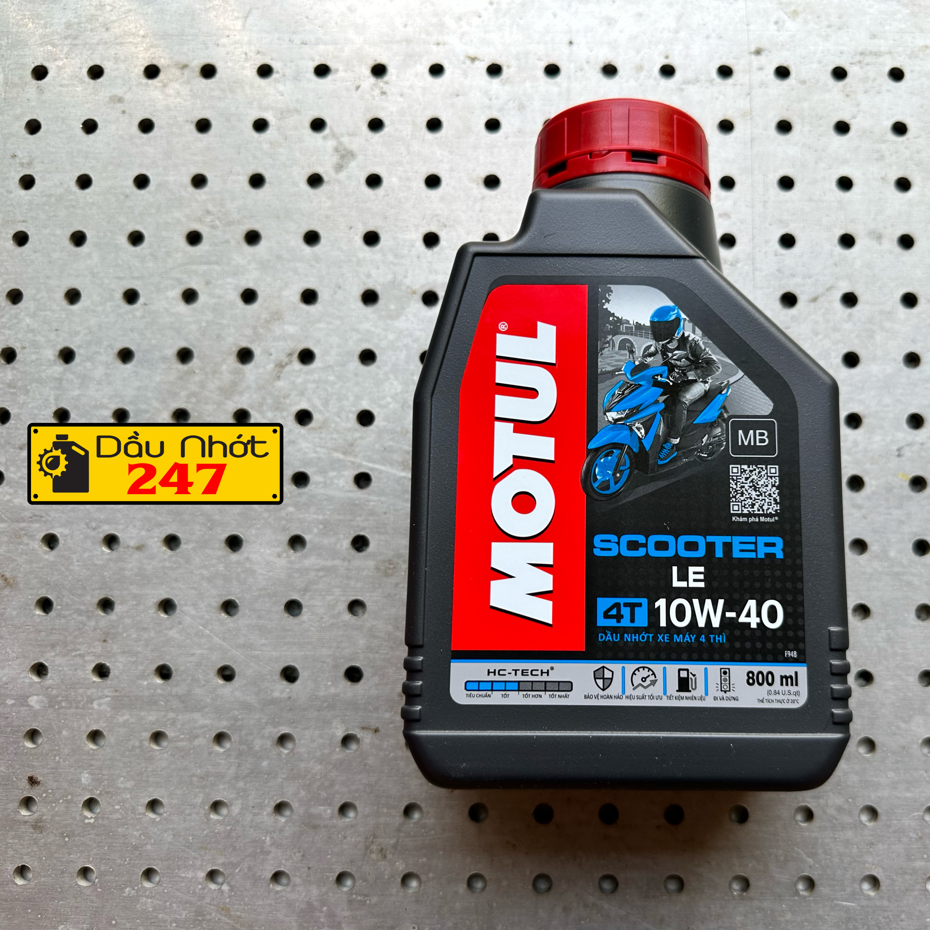 Dầu nhớt xe tay ga Motul Scooter LE (800ml)