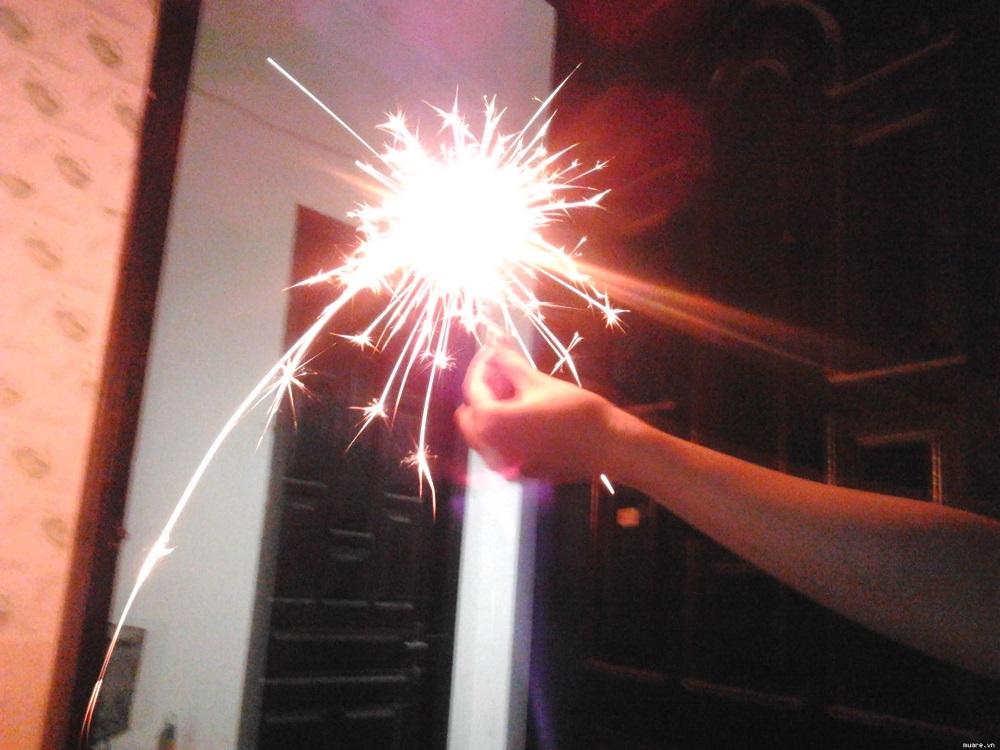 Bộ 100 cây pháo bông que soral ( cháy 30S)