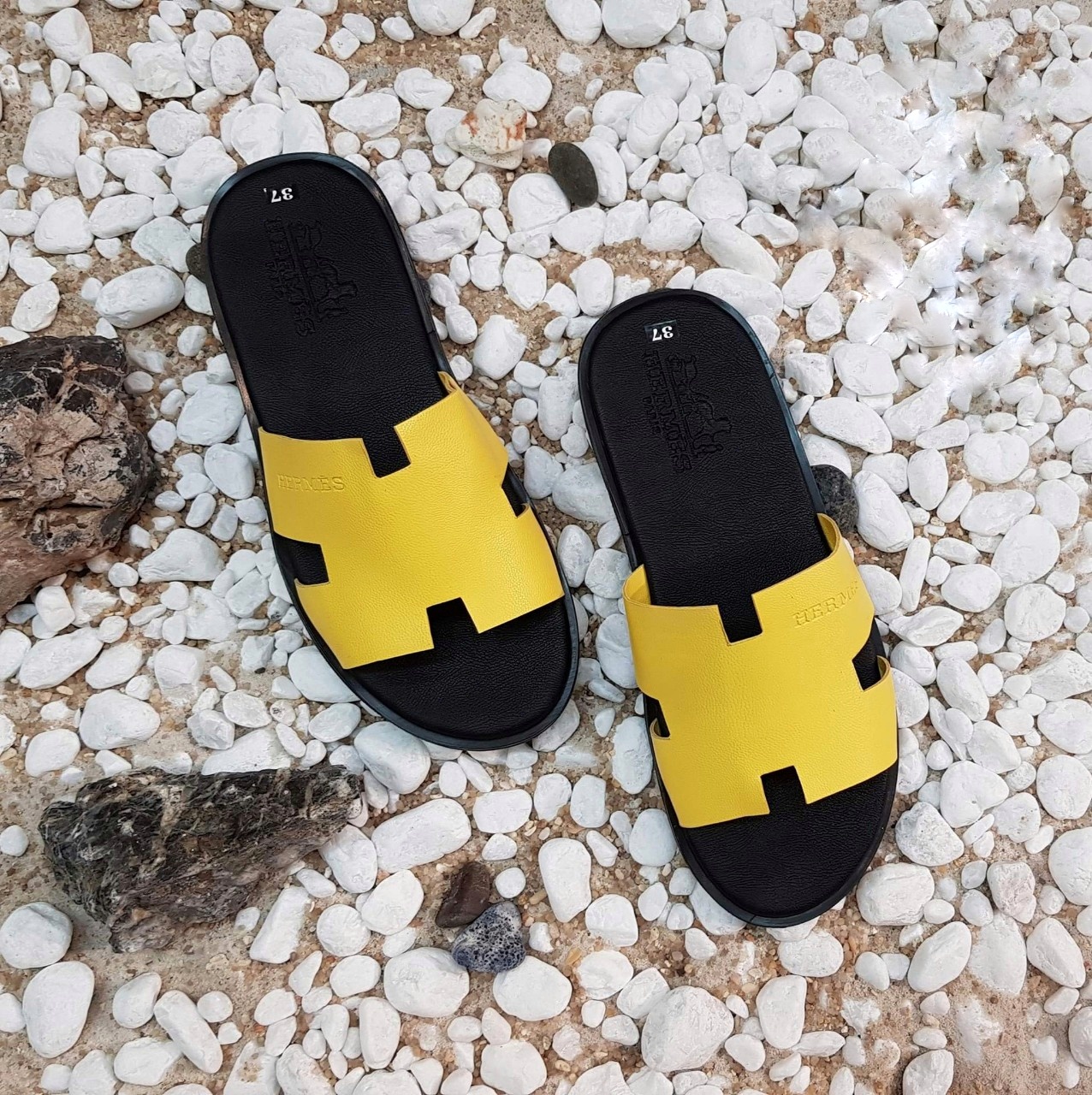 [HCM]DÉP TÔNG NAM NỮ UNISEX THÁI LAN CHỮ H (VÀNG PHỐI ĐEN) NEON DA XỊN