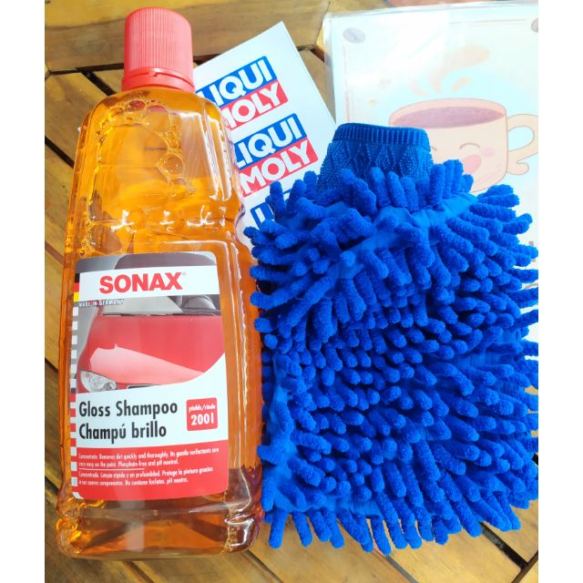 Nước rửa xe Sonax Gloss Shampoo + Bao tay rửa xe loại tốt
