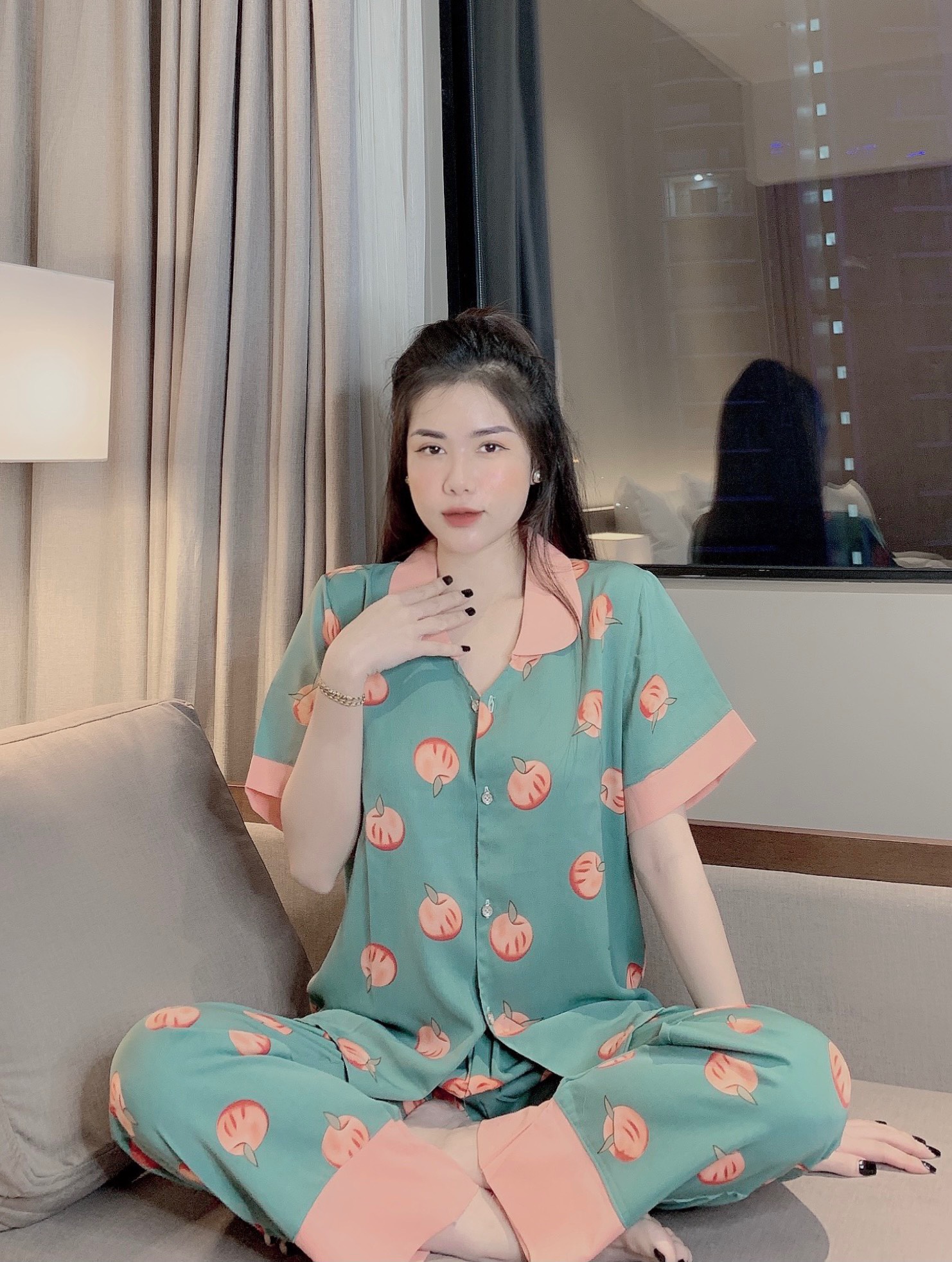 Pijama vic lụa mango tay cộc cổ bèo hoạ tiết