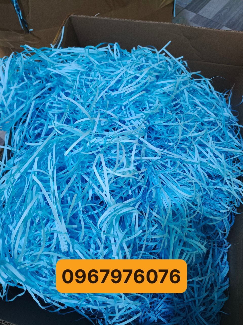 0,5 kg giấy rơm lót quà .
