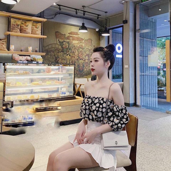 Sét áo trễ vai họa tiết hoa cúc và chân váy Umi