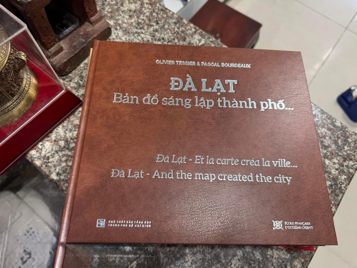 Sách - Đà Lạt Bản Đồ Sáng Lập Thành Phố (Bìa cứng)