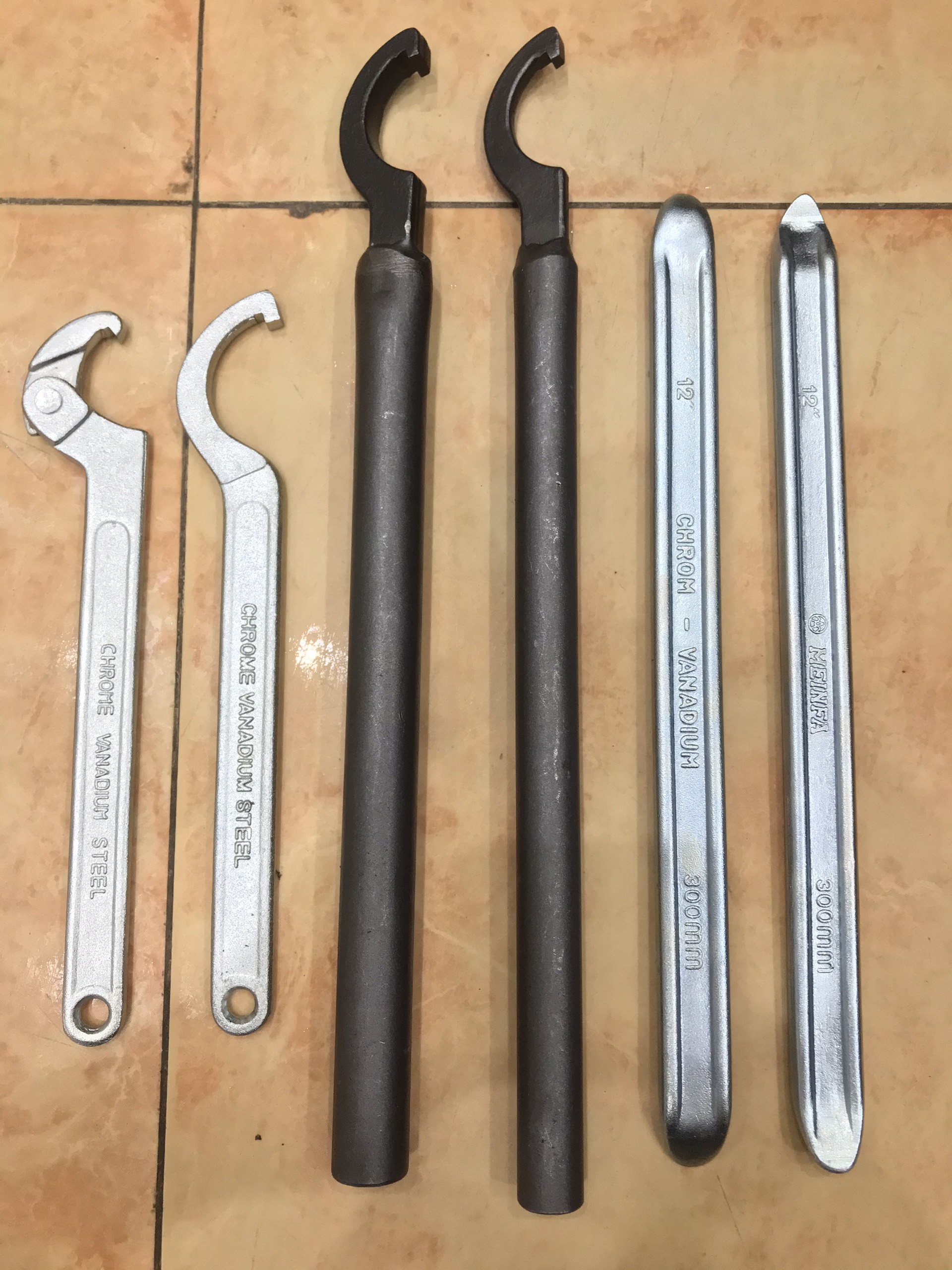 Dụng cụ móc cổ, móc lốp xe máy - Móc cổ xe Honda loại gập và không gập - Móc cổ xe Yamaha loại mỏng và dày - Móc lốp MEINFA 30cm