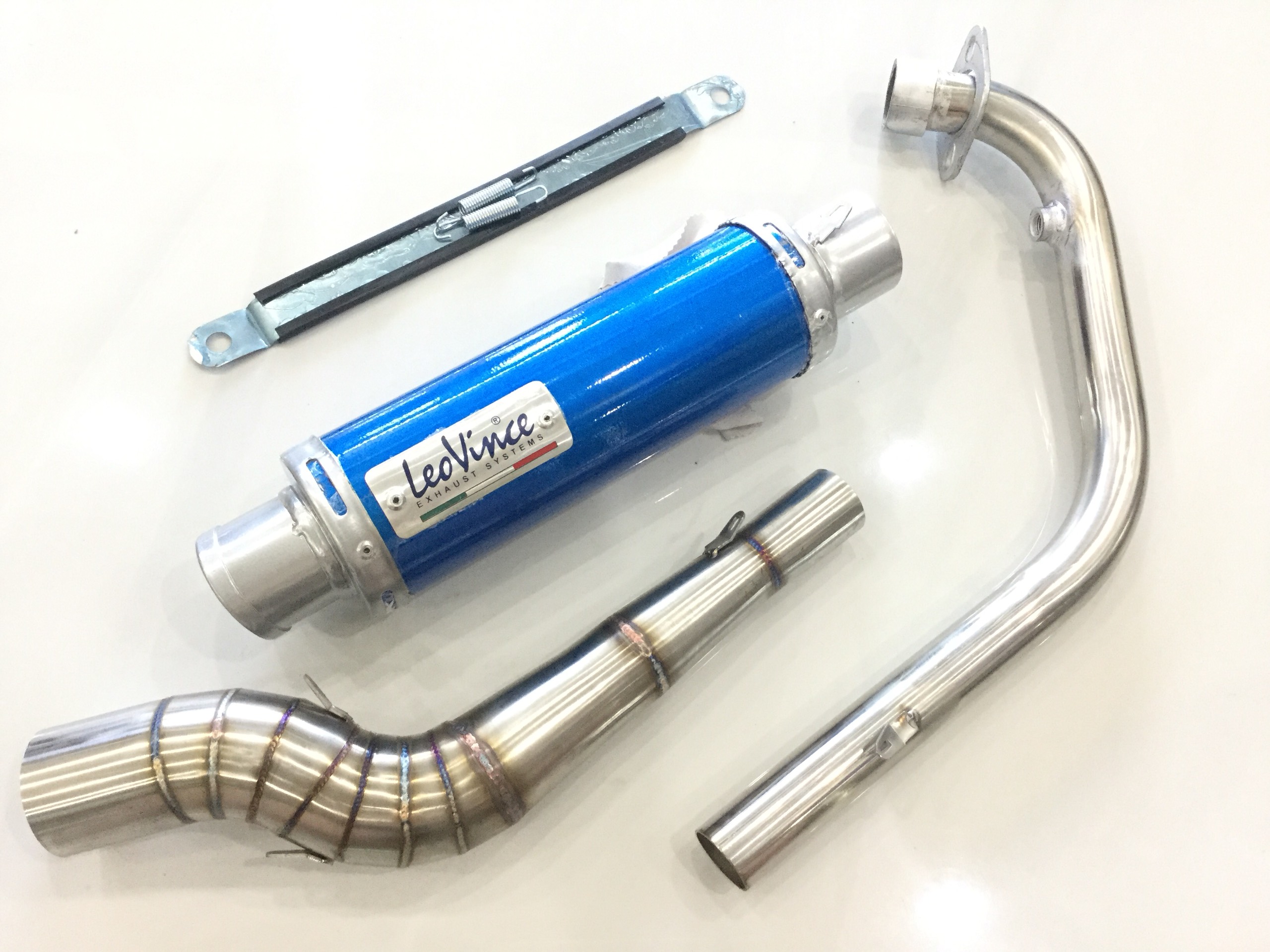 Bộ pô leovince xanh bao gồm cả cổ pô cong 2 khúc INOX 304 gắn xe WAVE, SIRIUS, EXCITER, WINER, RAIDER FI, SATRIA, GSX , Sản Phẩm Chất Lượng, Gian Hàng Uy Tín, Giá Cả Cực Tốt, Mua Ngay.