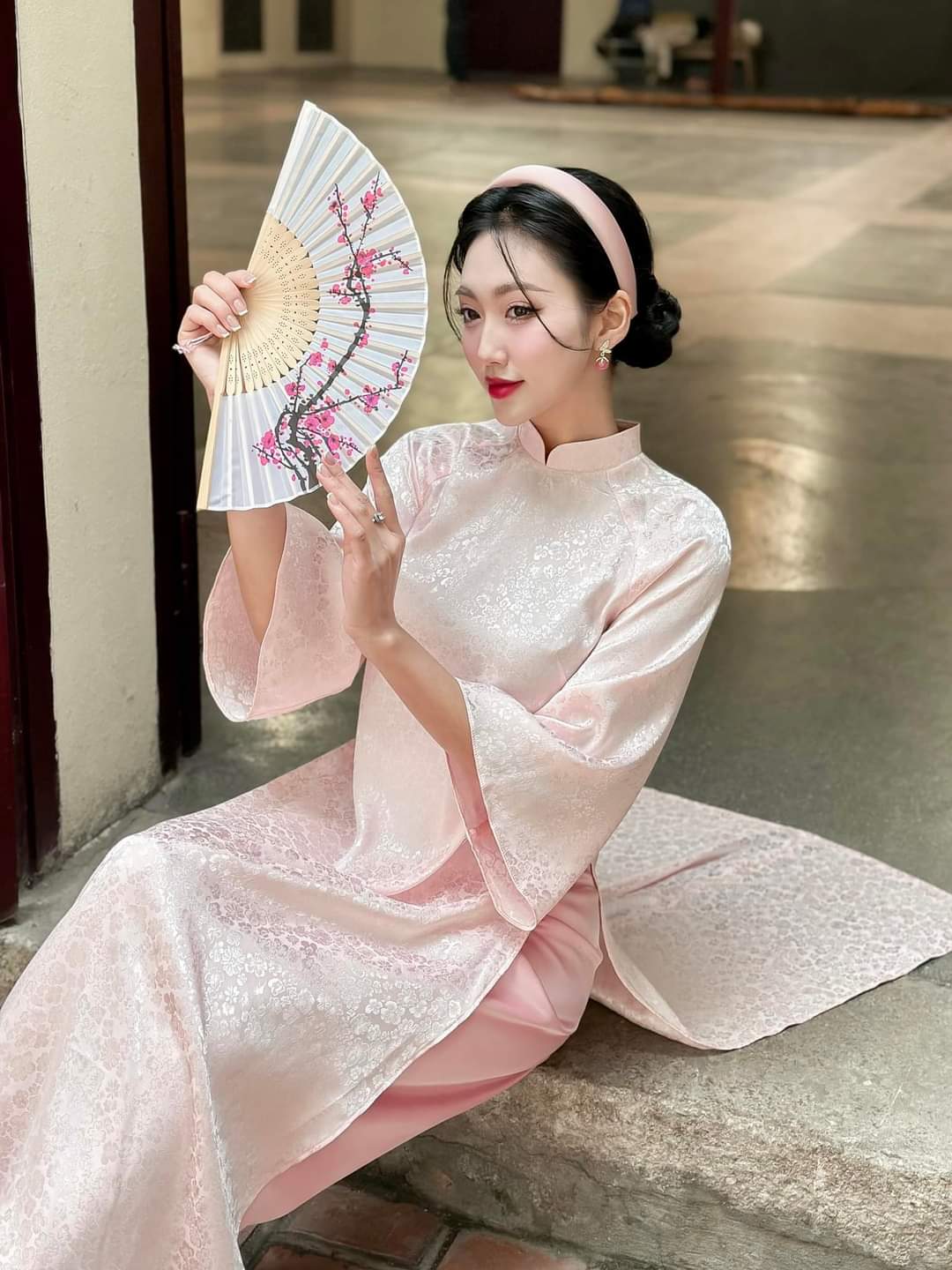 Áo dài may sẵn lụa gấm cao cấp thêu thủ công kèm quần