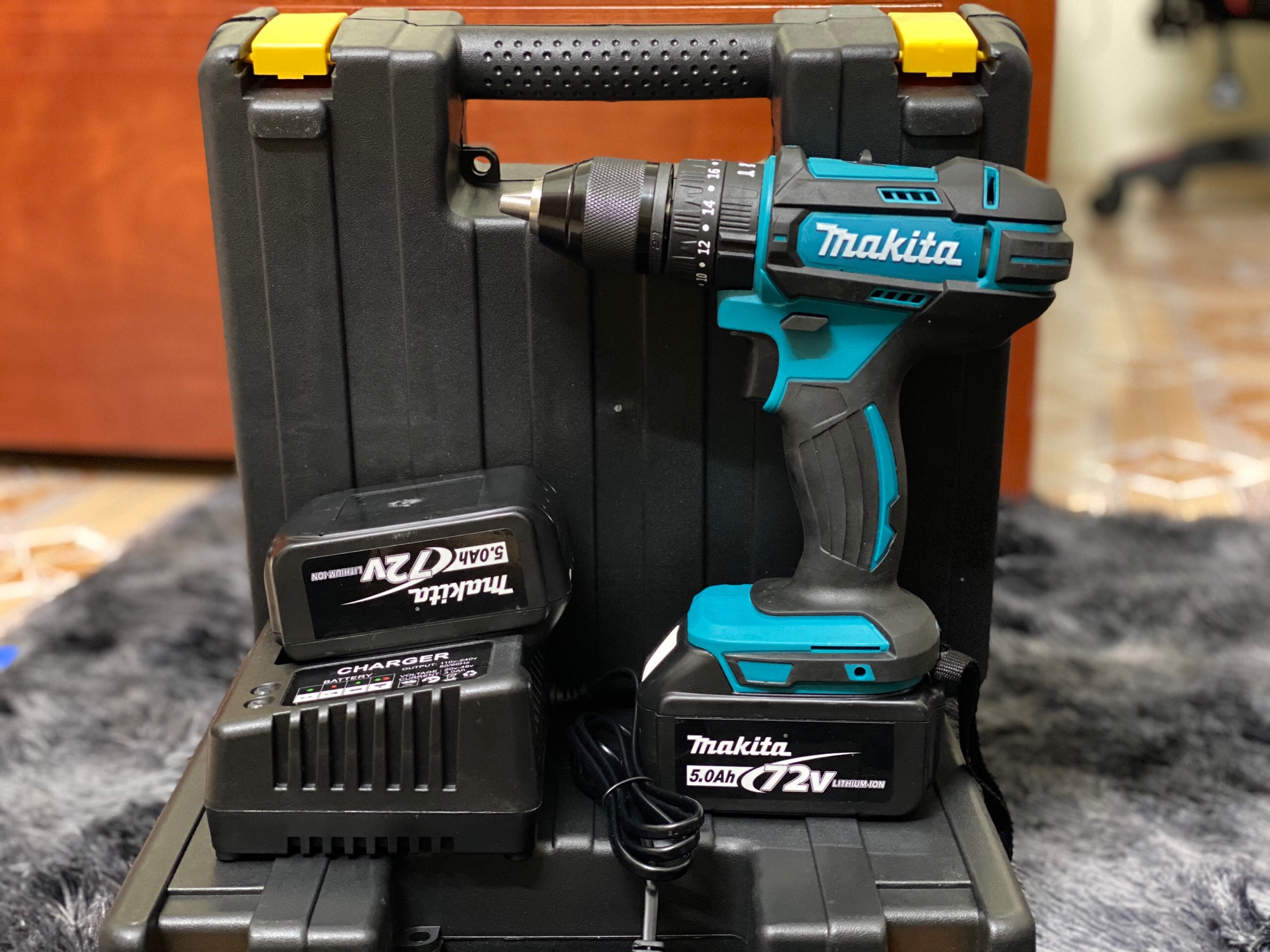 Máy khoan pin Makita 72v pin 10 cells