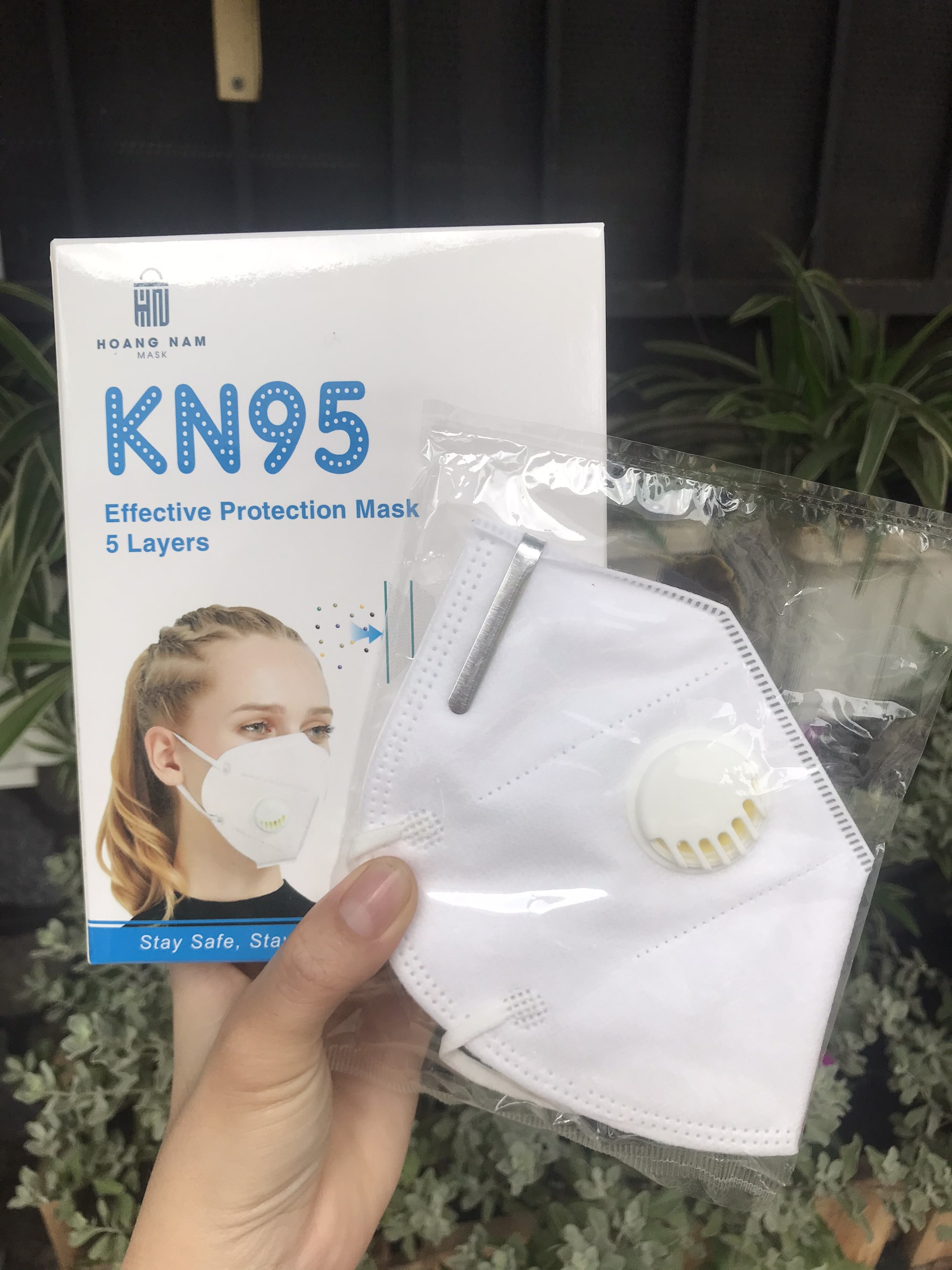 Khẩu trang n95 có van chính hãng kn-n95 / 1 hộp / 10 cái