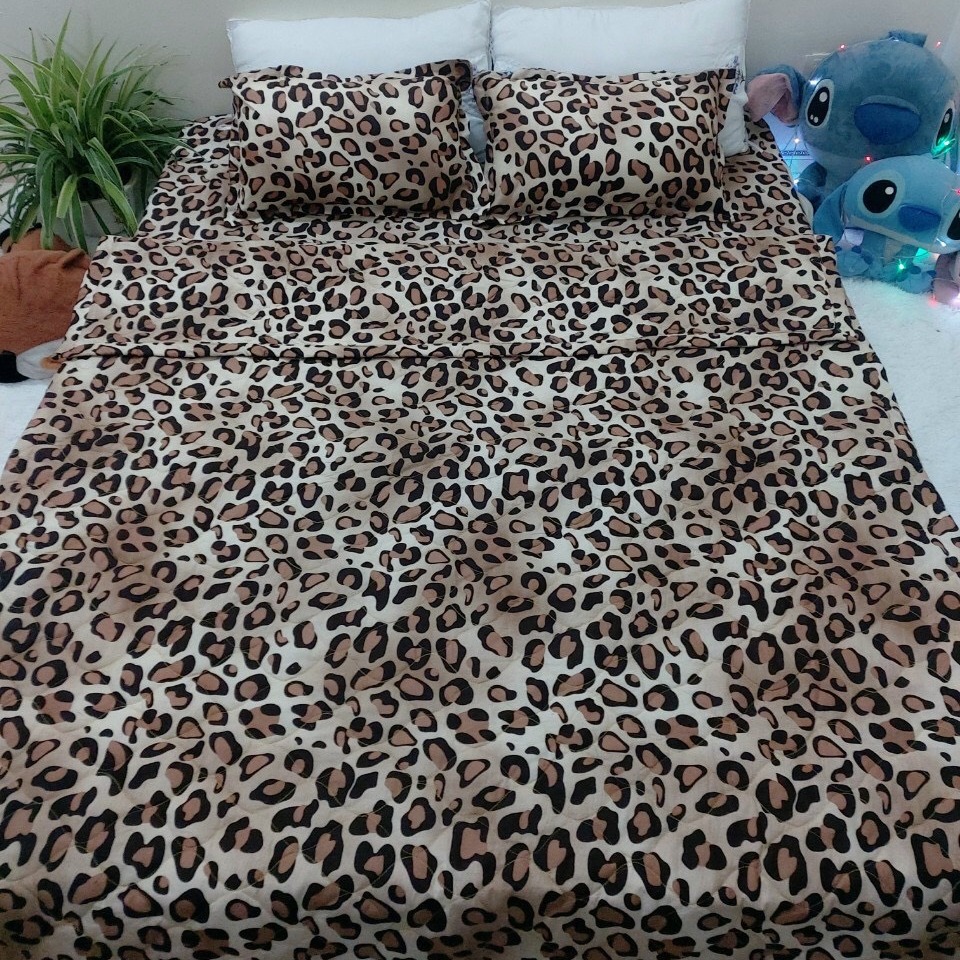 Bộ Chăn Ga Gối Cotton Poly Báo Nâu , Chất Liệu Thoáng Mát , Kích Cỡ Đa Dạng , By. Gòn