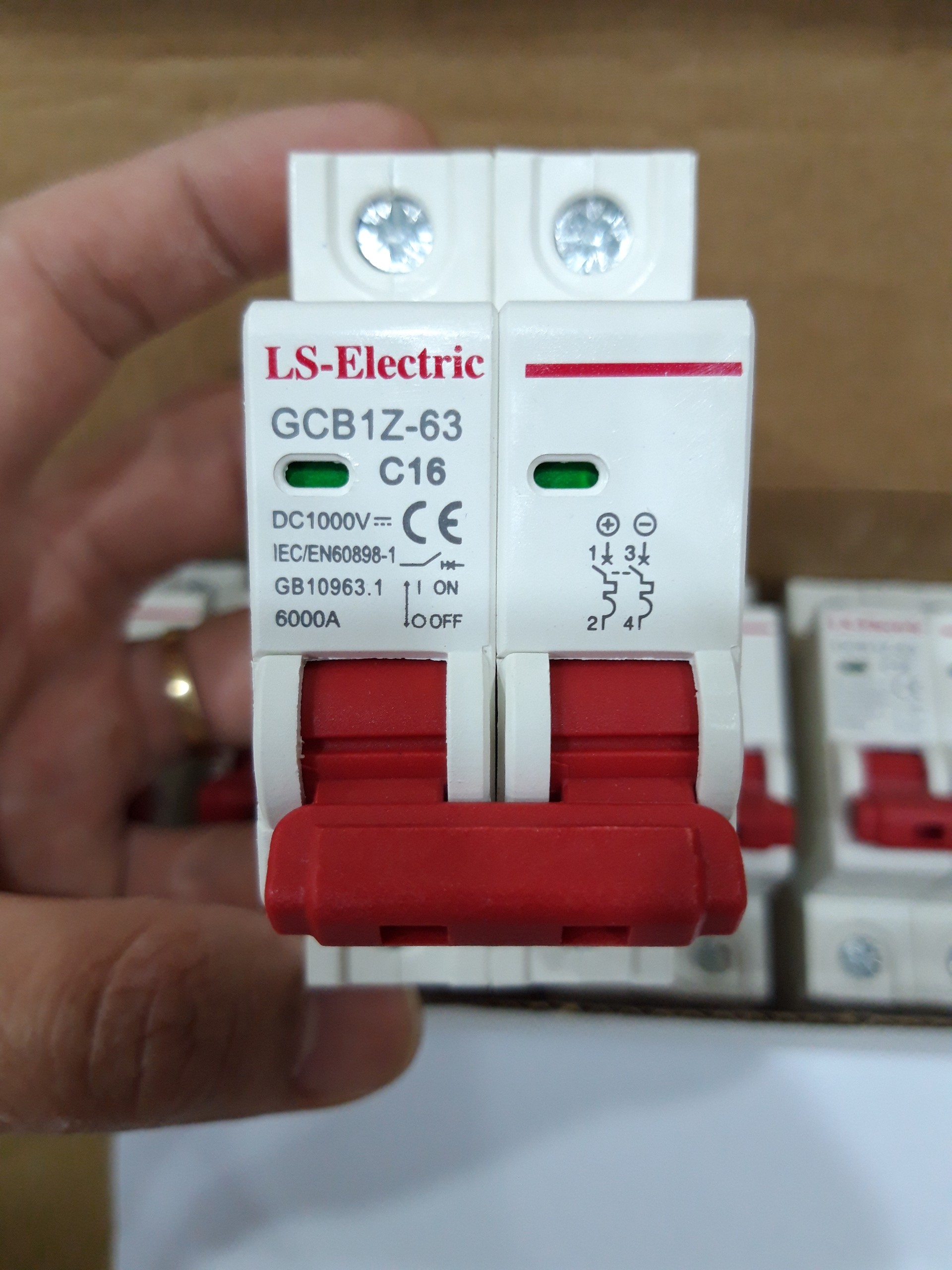 Aptomat CB DC 1000V bộ ngắt mạch một chiều DC 1000V 2P 16A 25A 32A 63A LS-Electric HÀNG THƯƠNG HIỆU CAO CÂP