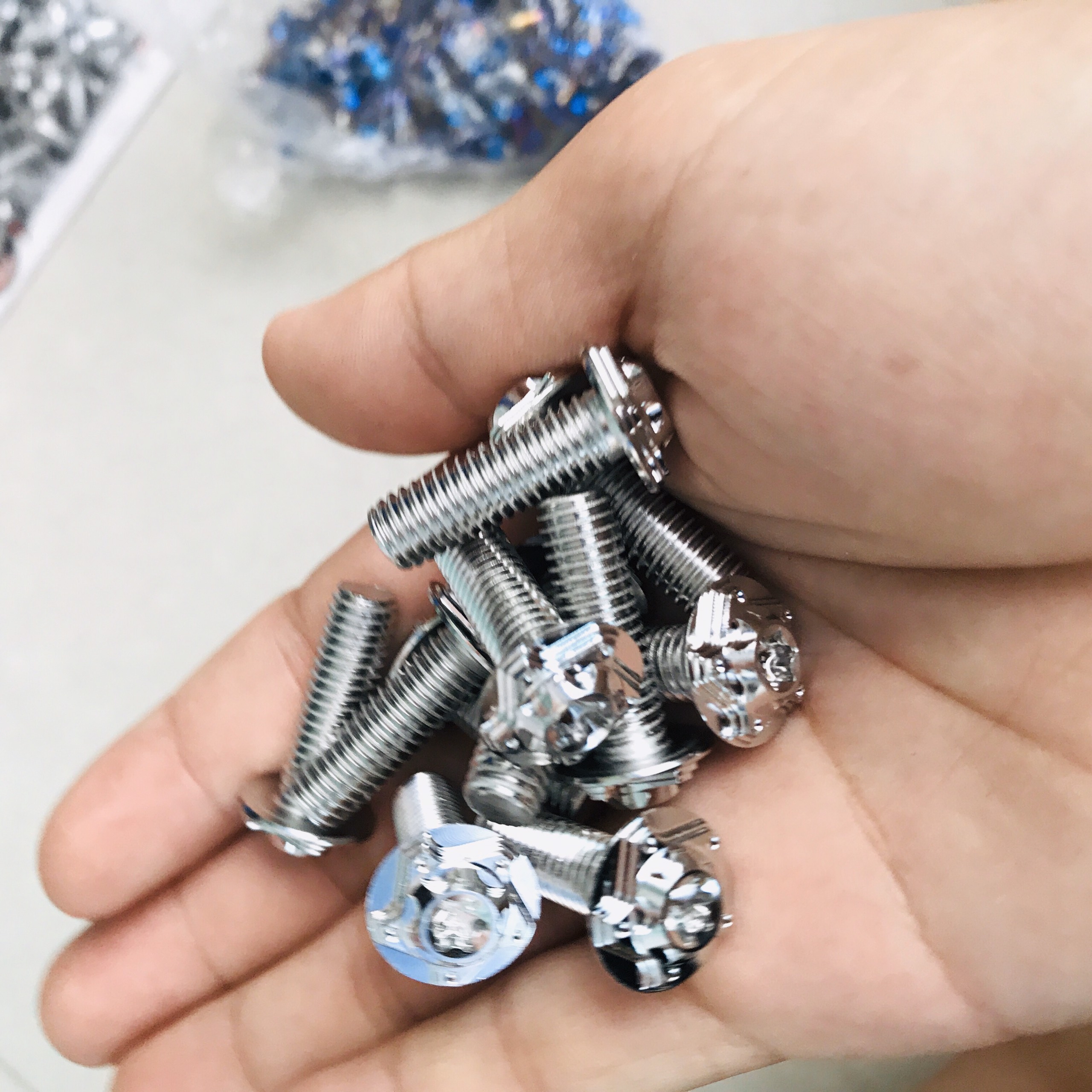 ốc đĩa xe máy ốc đĩa 1 ốc SALAYA gắn đĩa nhập khẩu thái lan dùng cho hầu hết các loại xe hiện nay màu bạc