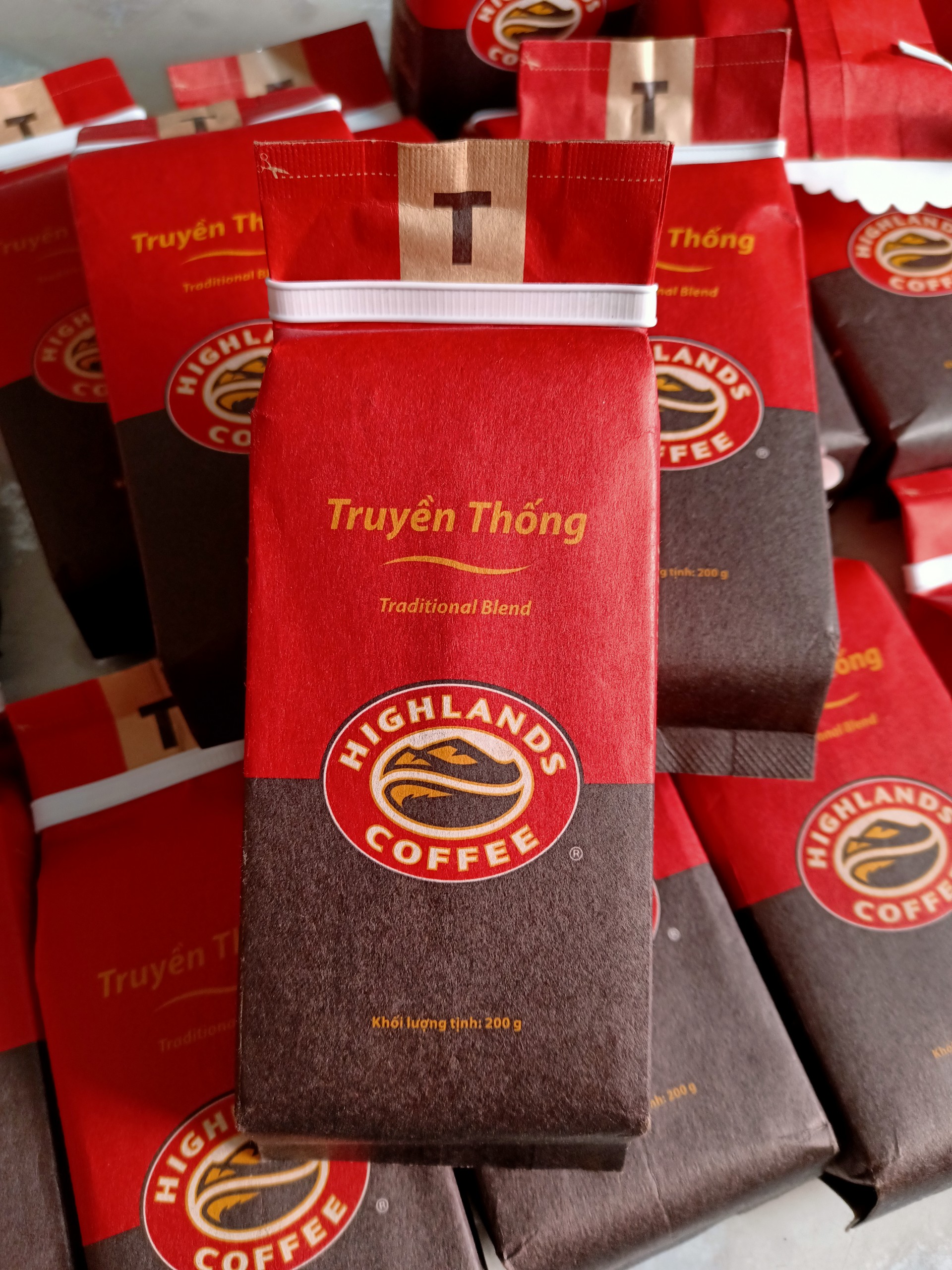 Cà phê rang xay Truyền Thống Highlands Coffee 200g