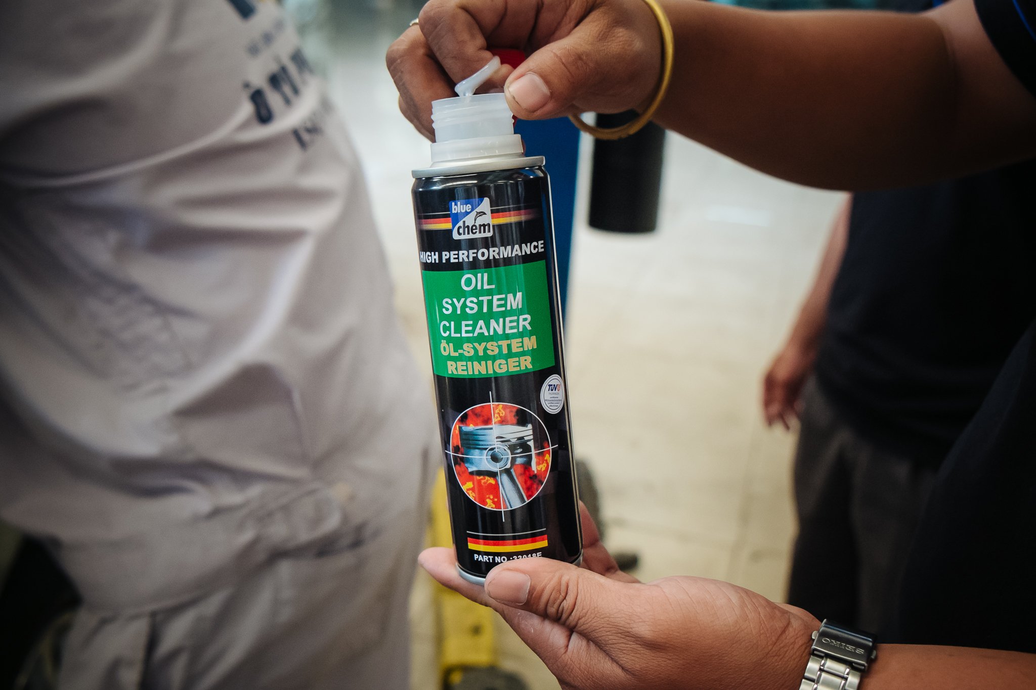 [HCM]Bluechem Oil System leaner ( Súc rửa động cơ )