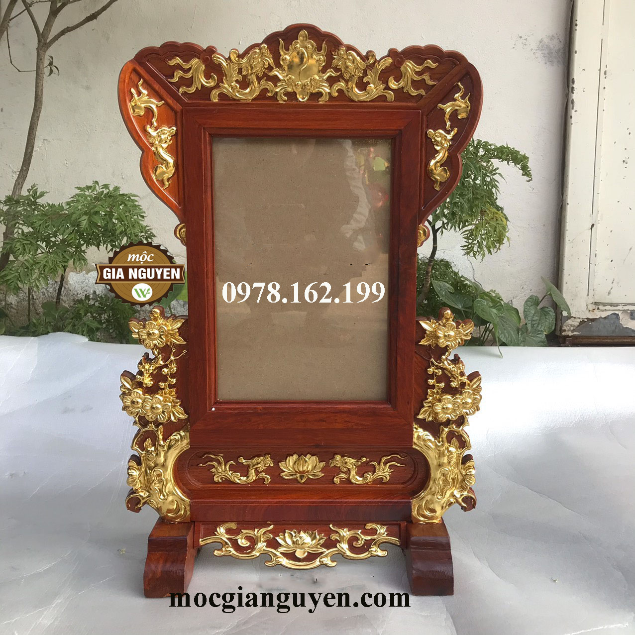 Khung ảnh thờ bằng gỗ hương 25x35cm-Cao cấp