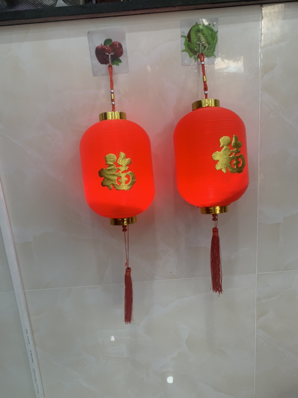1 Cặp đèn lồng đỏ kèm đèn trang trí cửa hàng, nhà cửa dịp tết cổ truyền, lễ hội