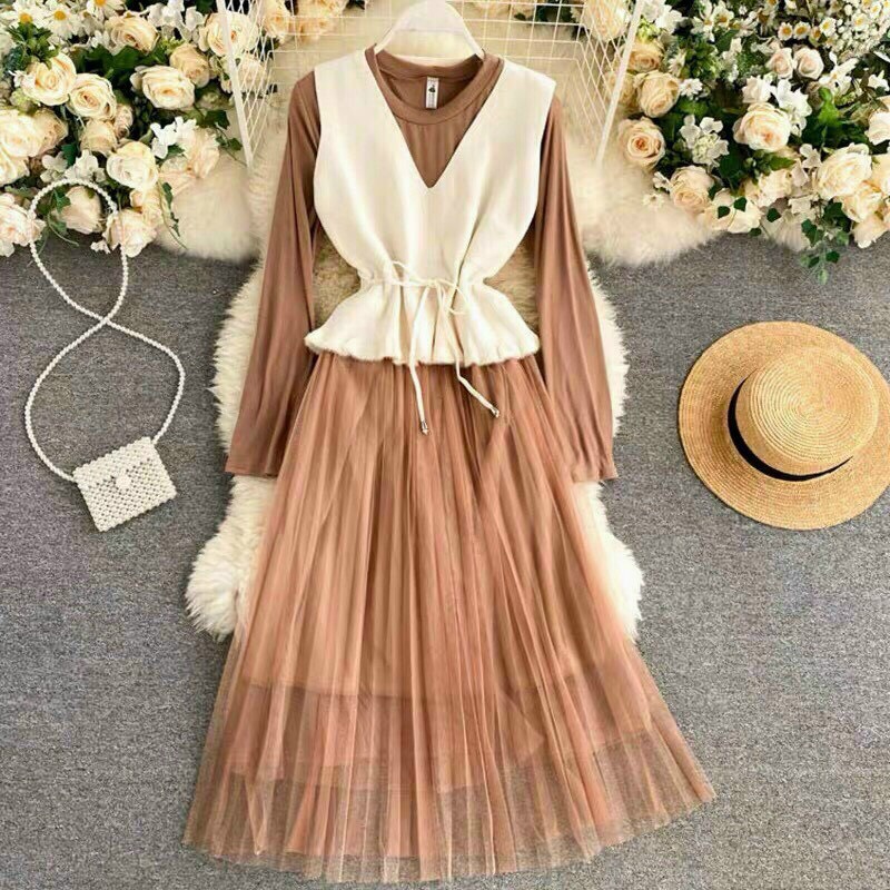 SÉT 2 MÓN ĐẦM LƯỚI KÈM ÁO LEN GILE RÚT EO XINH XẮN, PHONG CÁCH NHẸ NHÀNG ĐANG LÀ XU HƯỚNG CHO MÙA THU ĐÔNG ĐANG ĐẾN, CHẤT LEN MỀM MỊN NSB