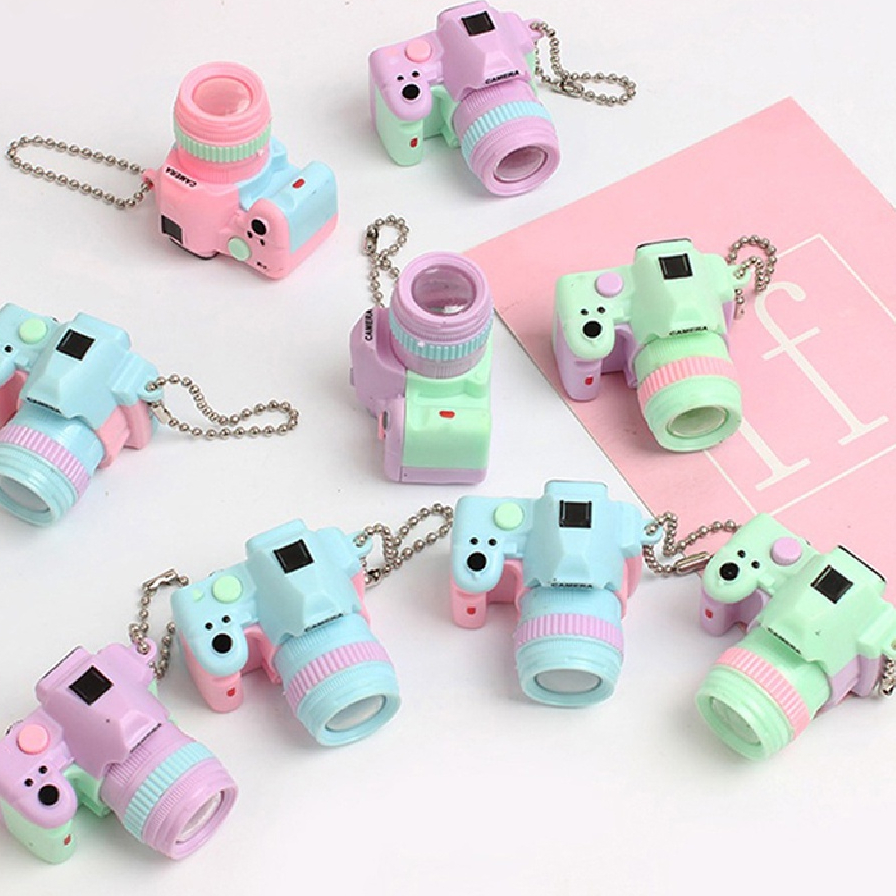 1 móc khóa hình máy ảnh mini dễ thương