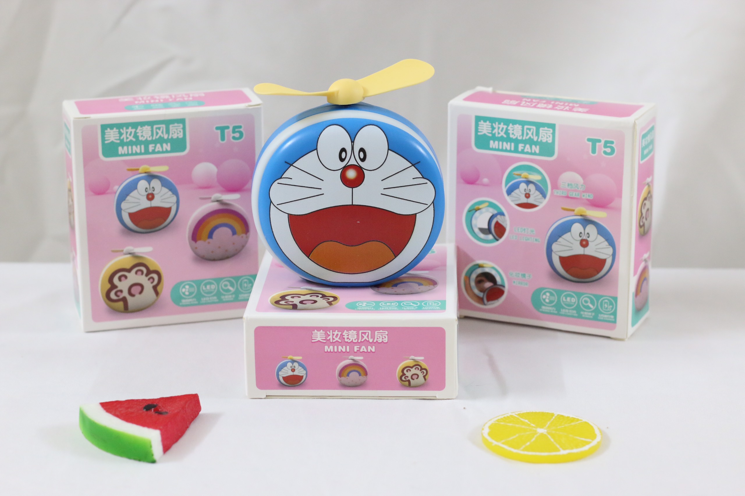 Quạt sạc dễ thương kèm gương có đèn led doremon doraemon