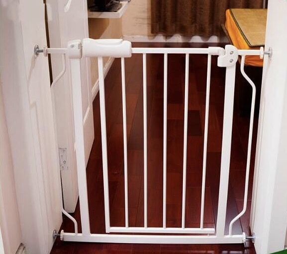 Thanh chặn cửa cầu thang không cần khoan kích thước 70-85cm