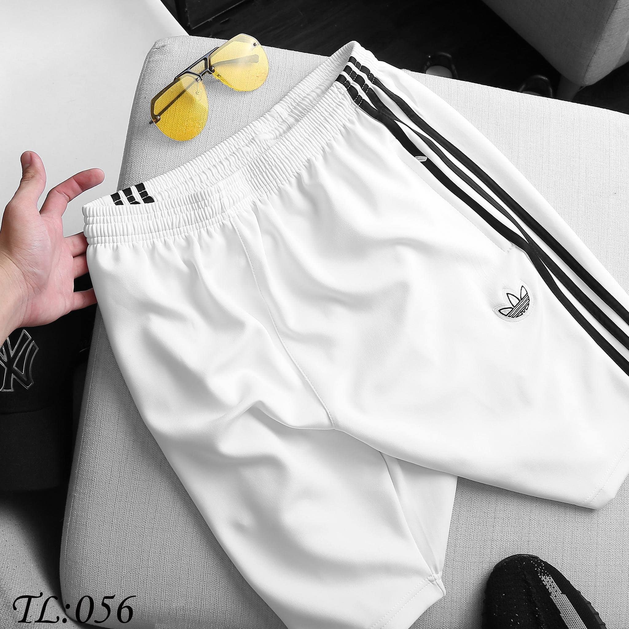 Quần short thể thao nam 3 sọc