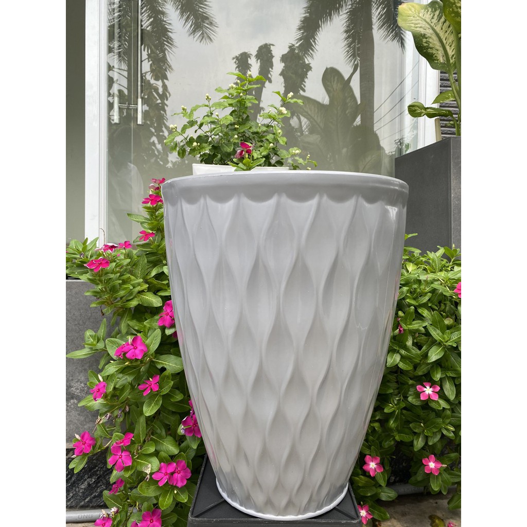Chậu mắt lưới tròn giả sứ trắng 21x18cm ml03