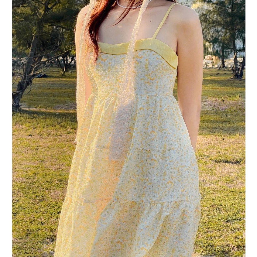 Váy 2 dây hoa vàng Fabric Holic