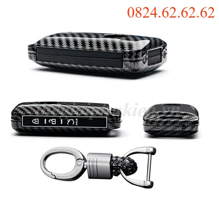 Ốp bọc chìa khóa xe Mazda 3 2020-2021 vân Carbon kèm móc đeo INOX