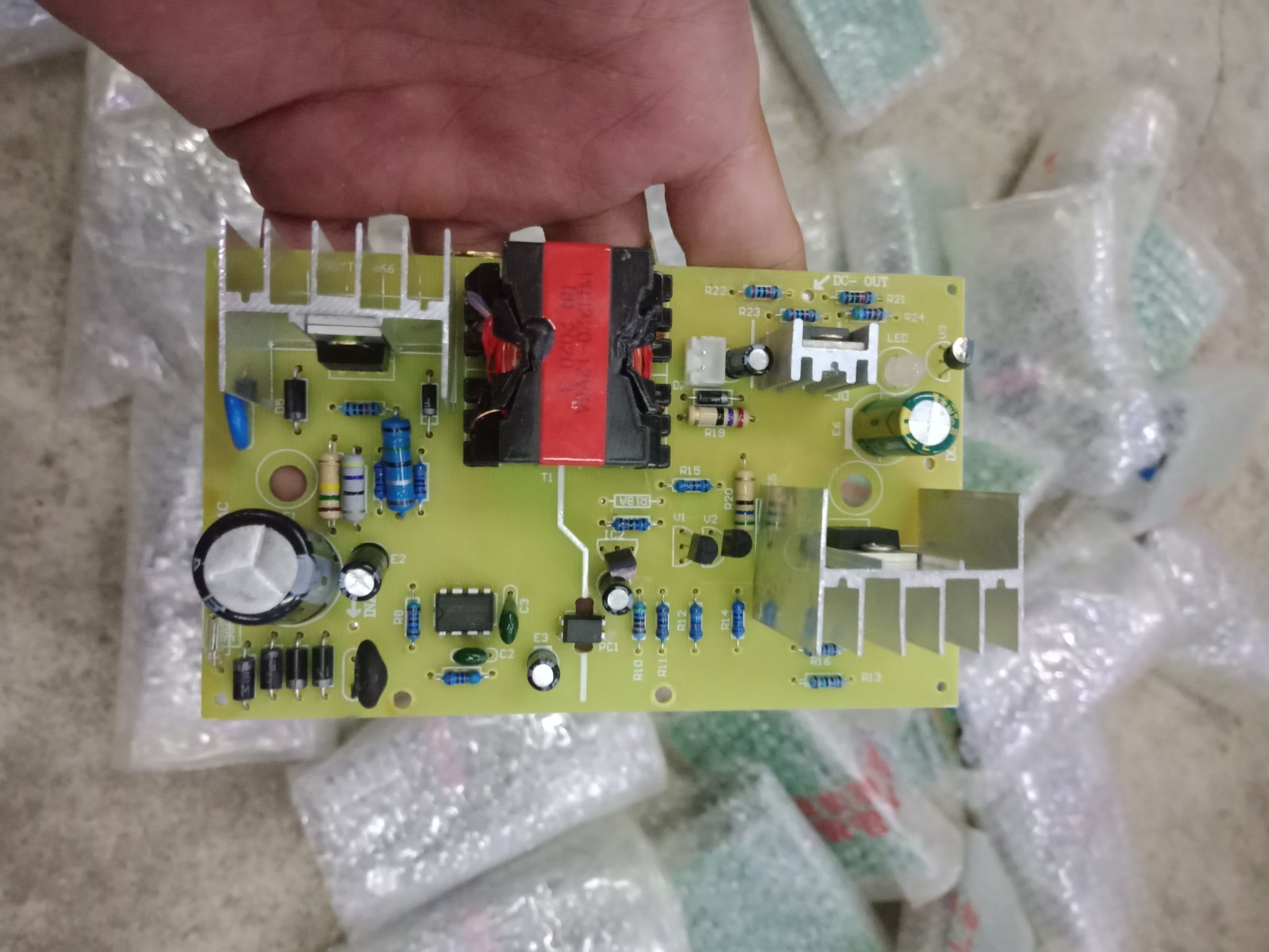 Mạch Sạc Acquy 12V 6A Sạc Acquy từ 0-100AH hàng cải tiến chất lượng cao