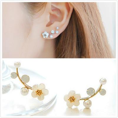 Bông tai hoa đính hạt dễ thương