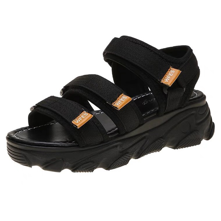 Sandal nam nữ hot trend 2021