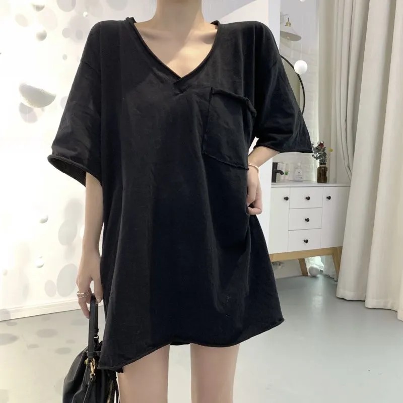 Áo thun cổ tim dài cá tính