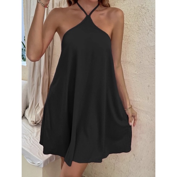 Đầm xoè cổ yếm
