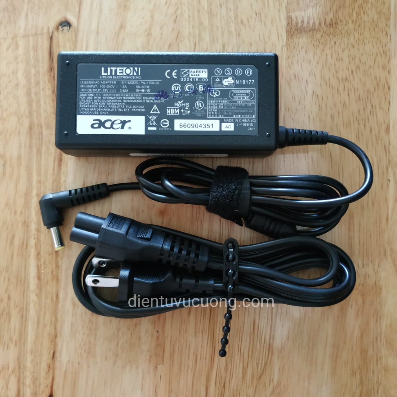 Nguồn sạc laptop acer 19v / 3.42a