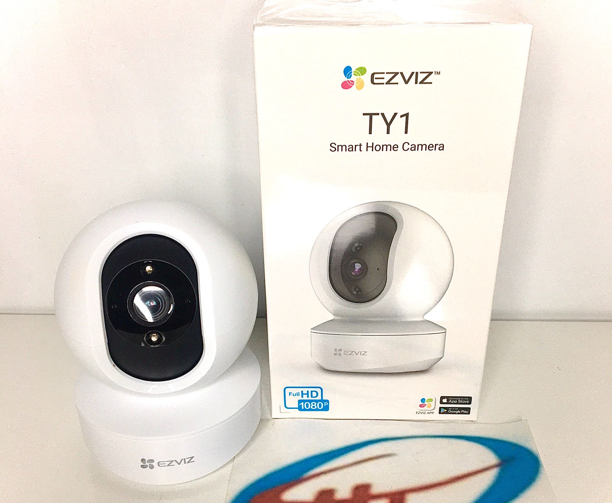 Camera không dây EZVIZ TY1 wifi HD1080P 2MP đàm thoại 2 chiều xoay theo chuyển động.