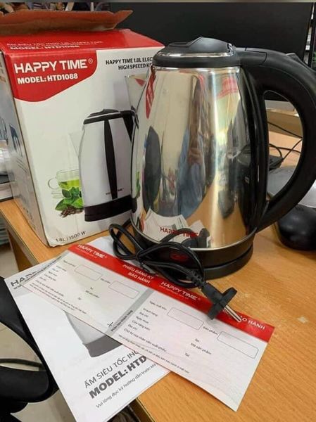 Ấm siêu tốc inox 1.8l happy time htd1088. khẳng định và đảm bảo hàng chuẩn, chính hãng,mới 100%,bảo hành chính hãng 12 tháng