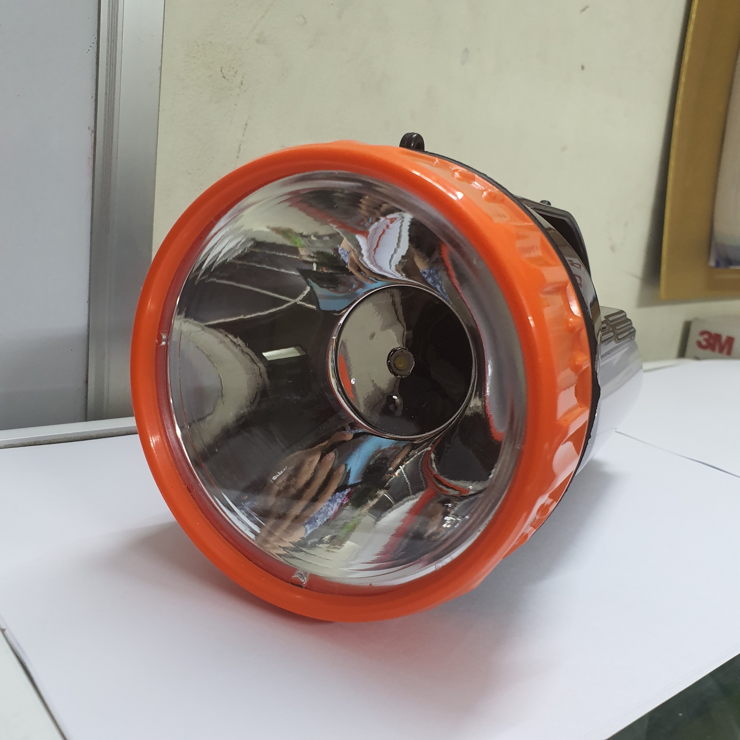 Đèn pin sạc kentom kt-202 có đèn phụ