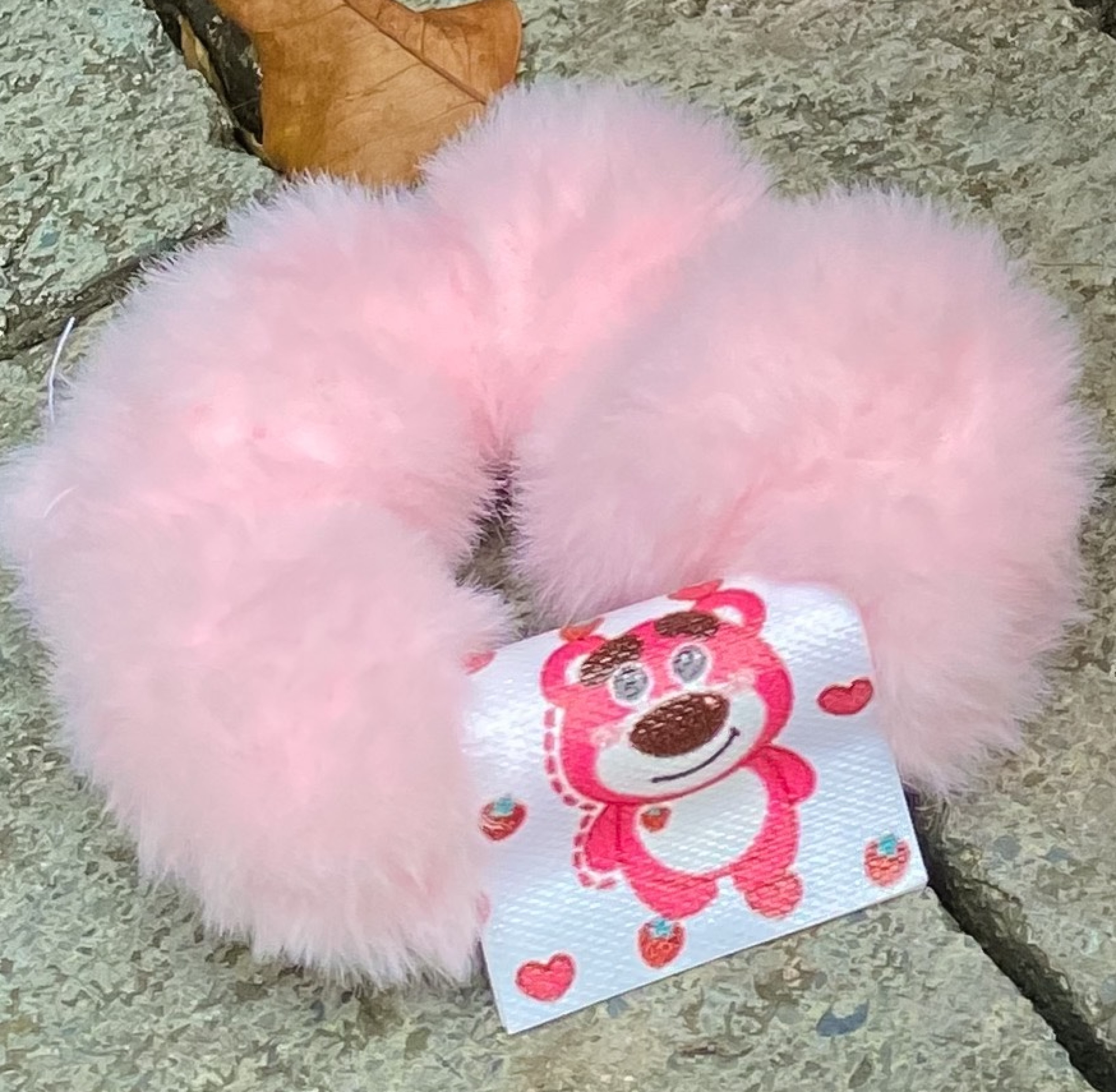 Dây cột tóc scrunchies lông mềm đính kèm charm