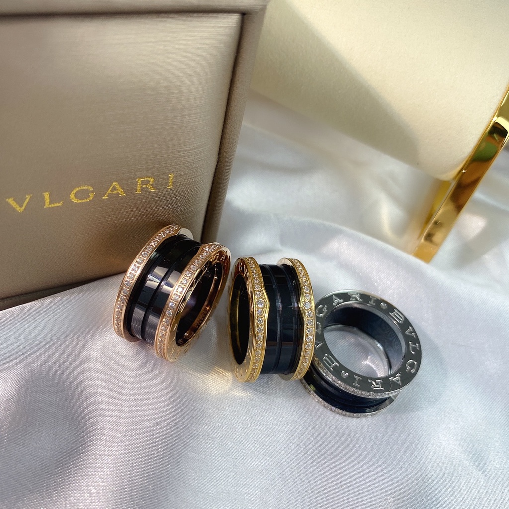 2023 new classic black ceramic diamond ring lovers logo Fashion jewelry