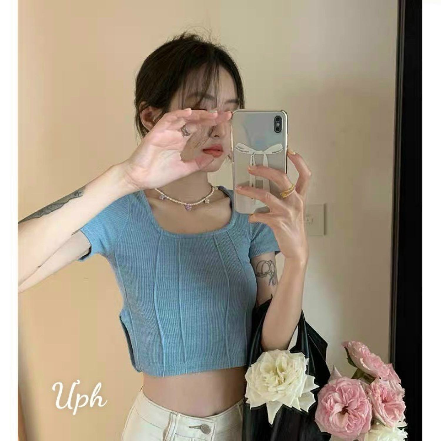 Áo thun gân croptop xẻ Եà 2 bên